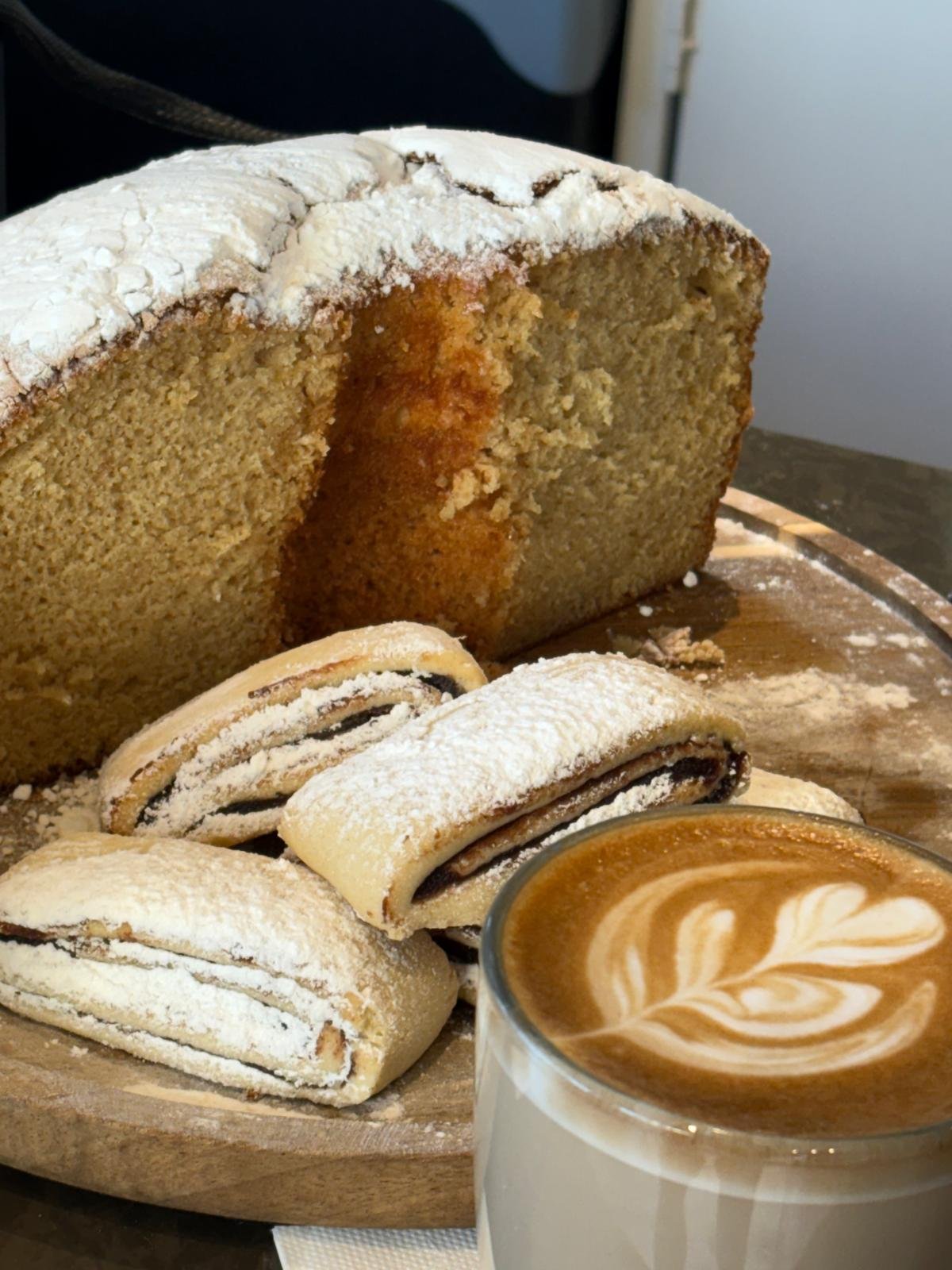 עוגה, קפה ומאפים